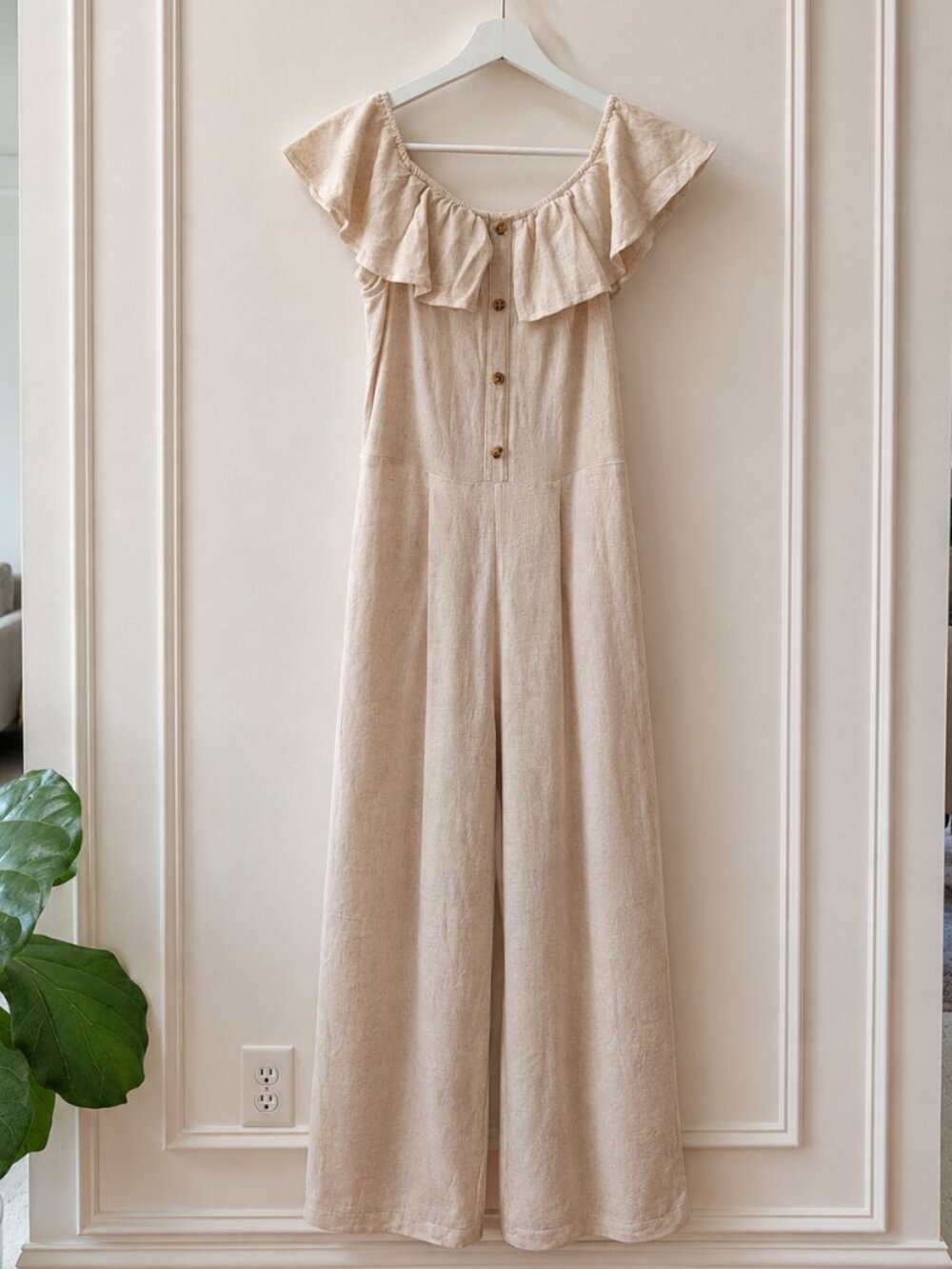 Monteau Los Angeles Oatmeal Linen Blend Ruffle Jumpsuit | Small